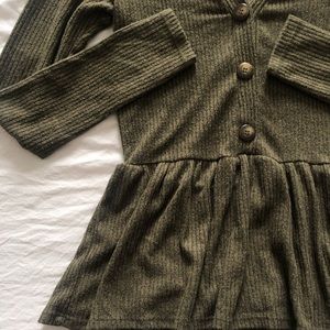 Dry Goods (XS) Ruffled blouse